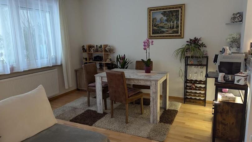 Apartamento Tom13 Köngen Exterior foto